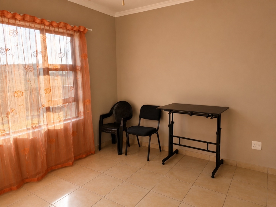 To Let 3 Bedroom Property for Rent in Hillside Free State